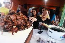 Jun 13, 2021 · di kota kecil somersworth, negara bagian new hampshire, amerika serikat, pasangan warga diaspora indonesia mendirikan restoran indonesia bernama tasya kitchen. Ini Bebek Madura Ta Iye Halaman All Kompas Com