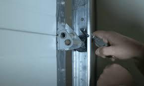 While you could learn how to pick your own locks, reader ilovetofu shows us how to open a garage door in seconds. 3 Easy Ways To Lock Garage Door From Inside
