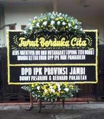 Toko bunga duka cita kami menyediakan berbagai jenis bunga duka cita hubungi kami di 082122020209 kami melayani anda 24 jam nonstop. 51 Ide Karangan Bunga Duka Cita Duka Cita Karangan Bunga Bunga