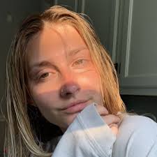 Abby Gedeon's Instagram, Twitter & Facebook