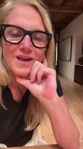 Amy Artz's Instagram, Twitter & Facebook