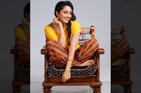 Alia advani, known professionally as kiara advani, is an indian actress who predominantly works in hindi films. Kiara Advani Want To Be That Actor Who Is Good In Every Film The Statesman