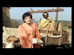 Saverio e mario intenti a scrivere una lettera a savonarola in una scena del film. Benigni E Troisi Passaggio Alla Dogana Un Fiorino Non Ci Resta Che Piangere 1985 Youtube
