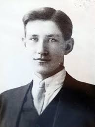 Historic Sites of Manitoba: Portage la Prairie War Memorial (Saskatchewan  Avenue West, Portage la Prairie)