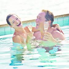 Antalya e mama sistemului all inclusive, extra all inclusive, ultra all inclusive şi alte derivate. Couples Retreat VacanÈ›Äƒ All Inclusive 2009 Film Cinemagia Ro