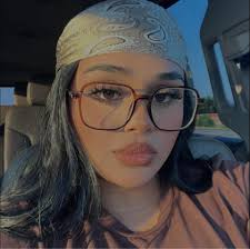 Who can do my brows Wednesday? Plzzz lmk !