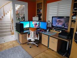 Diy Gaming Computer Desk For Those Of You Who Like To Play Games And Want To Find Interesting Modern Corner Desk Diy Corner Desk Home Office Furniture Design