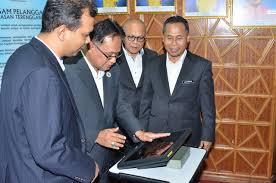 Alhamdulillah, pihak sekretariat permata melalui yayasan terengganu telah dikerahkan untuk menyediakan sebanyak 13 buah bas yayasan terengganu bagi menjayakan inisiatif ini. Majlis Perjumpaan Bersama Pengarah Portal Rasmi Yayasan Terengganu