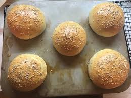 Burger Brotchen Auf Dem Zauberstein Von Pampered Chef Burger Brotchen Kochen Und Backen Essen Und Trinken