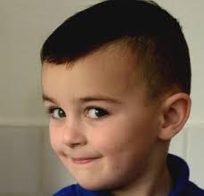 Un'idea per tagli capelli maschili corti con e con una lunghezza simili fra ciuffo. Bimbo Di 3 Anni Escluso Dalla Foto Di Classe Ha I Capelli Troppo Corti Alghero Eco