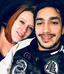 Couple Getting Married After Dating Over Live Streams for 2 Years