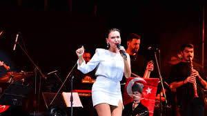 Şevval Sam, 30uncu sanat yılını Harbiye Açık Havada kutluyor