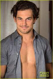 Giacomo Gianniotti Promoted To Grey S Anatomy Series Regular Giacomo Gianniotti Promoted To Greys Anatom Giacomo Gianniotti Greys Anatomy Men Greys Anatomy
