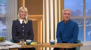 Holly willoughby had two sets of very exciting baby news to share with this morning viewers this week. Holly Willoughby Says She S Just About Holding On As She Returns To This Morning Daily Mail Online