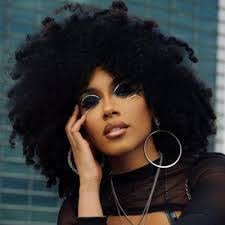 Natasha Roe's Instagram, Twitter & Facebook