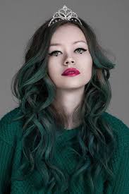 This look features emerald green hair ombre shade in combination with dark roots. Emerald Green Tresses Pinterest Dark Green Hair Green Hair Green Hair Dye
