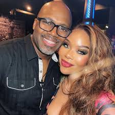 Last night doesn't owe us a thing! My girl Castella invited me and my  clients, Grammy award winning Felton Pilate of Confunkshun and his lovely  wife Jennifer out for a wonderful evening