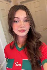 تخيل ليلة الدخلة يتكسر بيكم السرير 😂😑🙄😳 الإموجي رابع هو ردة فعلك😇