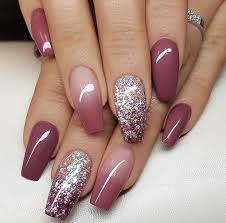 Love The Color Variation Of These Nails I Also Love How The Color Increases From Light To Dark Mauve Silvery Simple Fall Nails Wine Nails Nail Art Ombre