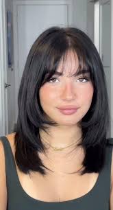 What hairstyle and color would look good