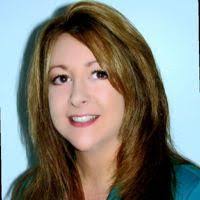 Laurie Barlow's Instagram, Twitter & Facebook