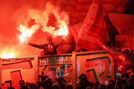 Bundesliga) current squad with market values transfers rumours player stats fixtures news. Fortuna Dussseldorf Gegen Schalke 04 Fortuna Ultras Zundeln Pyro Im Auswartsblock Friedhelm Funkel Bringt Zwei Neue Express De