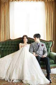 Korean Wedding B 003 St Jungwoo Natural Studio Korea Wedding Pledge In 2021 Korean Wedding Photography Korean Wedding Wedding Photoshoot Poses