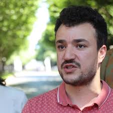 Milwaukee pays tribute to Bob Uecker in Brewers' first home game since his  death