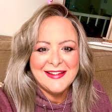 Yvette Hays's Instagram, Twitter & Facebook