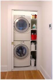 Comment Integrer Le Lave Linge Dans Son Interieur 31 Idees Placard Pour Linge De Maison Buanderie Linge Dans La Salle De Bain