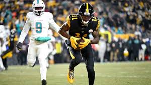 Cowboys add WR Marquez Valdes-Scantling amid uncertainty on George Pickens