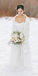 Ein wunderschönes brautkleid ist nämlich der mädchentraum schlechthin! 40 Winter Brautkleider Wie Im Marchen Coole Outfits Hochzeitskleider Brautkleider Brautkleider2020 Dame Kleider Hochzeit Winterbraut Blumenhochzeitskleid