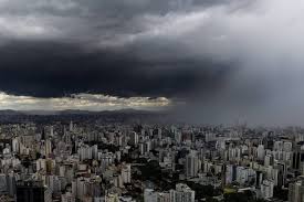 Homem morre afogado durante temporal em São Bernardo do Campo (SP)