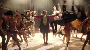 Майкл грэйси в главных ролях: Movie Review The Greatest Showman Offers A Million Dreams