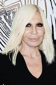 Who is donatella versace smiling with on instagram? Botox Und Schonheits Ops Stars Im Schonheitswahn Gala De