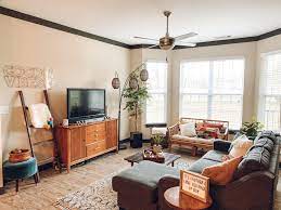 Before living room furniture ends up in our cort furniture outlet showroom, it is rented and used in staged homes for sale, movie sets, corporate apartments, and other temporary situations. My Living Room In Louisville Ky Amateurroomporn Contemporary Decor Living Room Farmhouse Dining Rooms Decor Farmhouse Dining Room