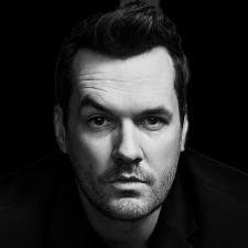 Australian comedian jim jefferies breaks down the absurdity of america's obsession with guns in his netflix by jim jefferies. I6abr81czks4bm