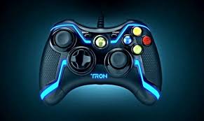 El Mando De Tron Legacy Para Xbox 360 Es Todo Un Puntazo Jpeg 595 355 Consola Xbox 360 Juegos De Wii Xbox One Consolas