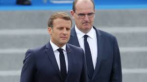 Homme d'état et haut fonctionnaire français. Emmanuel Macron Effare Par L Attitude De Jean Castex Femme Actuelle Le Mag