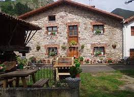 Casa rural , vivienda vacacional rehabilitada en piedra y madera guardando el encanto de antaño mezclado con las comodidades de nuestros tiempos, para 6/7. Casa Rural Nivia Casa Rural En Cangas De Onis Asturias