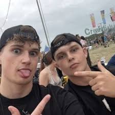 Listen to Wont stop x Desi Desi fonk by camers in preegs playlist online  for free