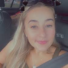 Lisa Auriemma's Instagram, Twitter & Facebook