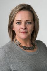 The pain starts from the neck and shoulder region and then radiates to the inside of the arm which can get worse with time. More Than One In 10 Patients With Lung Cancer Do Not Know What Type They Have Esmo