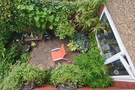 87 cute and simple tiny patio garden ideas. Hacks To Make Your Small Garden Look Bigger Expatwoman Com