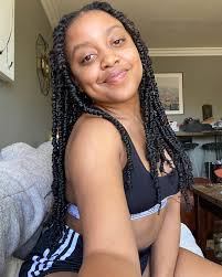 Successfully (?) gave myself passion twists. I love them. The hair stylist  genes are still with me @kiyan_pepper and @jia.pia