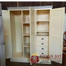 Model tersebut bisa anda pesan ditempat kami yaitu pengrajin furniture bernama la furniture yang berlokasi di klaten jawa tengah siap. Jual Lemari Pakaian Minimalis Kayu Jati Modern Berkualitas