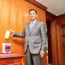 The dato' menteri besar of selangor or first minister of selangor or chief minister of selangor is the head of government in the malaysian state of selangor. Media Selangor On Twitter Info Bismillahirrahmanirrahim Dato Seri Mohamed Azmin Ali Memulakan Hari Pertama Beliau Selaku Menteri Besar Selangor Pada Penggal Baru Di Pejabat Suk Selangor 14 Mei 2018 Https T Co 5ks9a914yk Https T Co