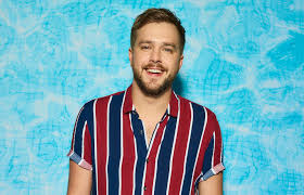 Iain stirling says he thought love island would be cancelled early on. Voice Of Love Island Iain Stirling Reveals How He Almost Turned The Hit Show Down The Sunday Post