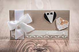 Doch was schreibt man am besten auf den umschlag, in den man die glückwunschkarte steckt? Gluckwunschkarten Zur Hochzeit Seht Hier 7 Schone Ideen