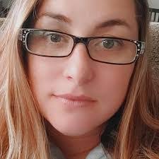 Candace Hackett's Instagram, Twitter & Facebook